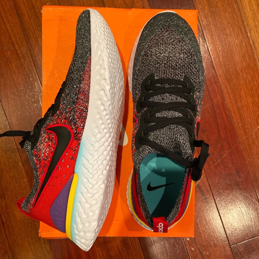 Nike Epic React Flyknit 2 Sneakers